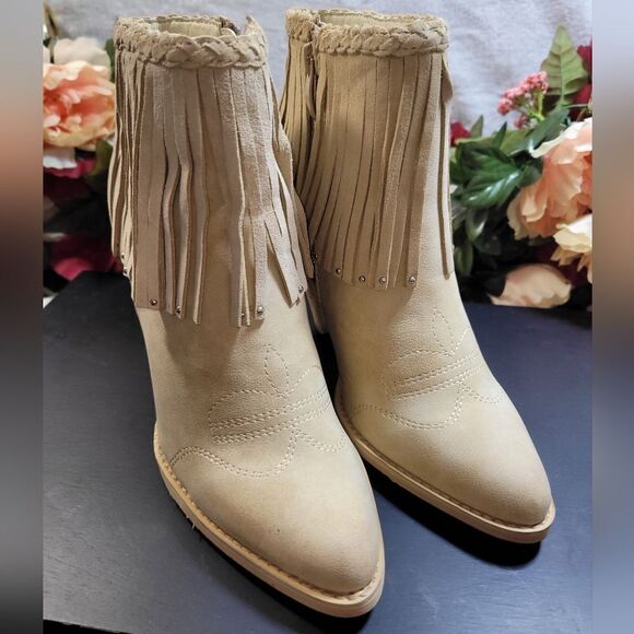 NIB Very Volatile Shakee Ankle Bootie - Picture 3 of 11